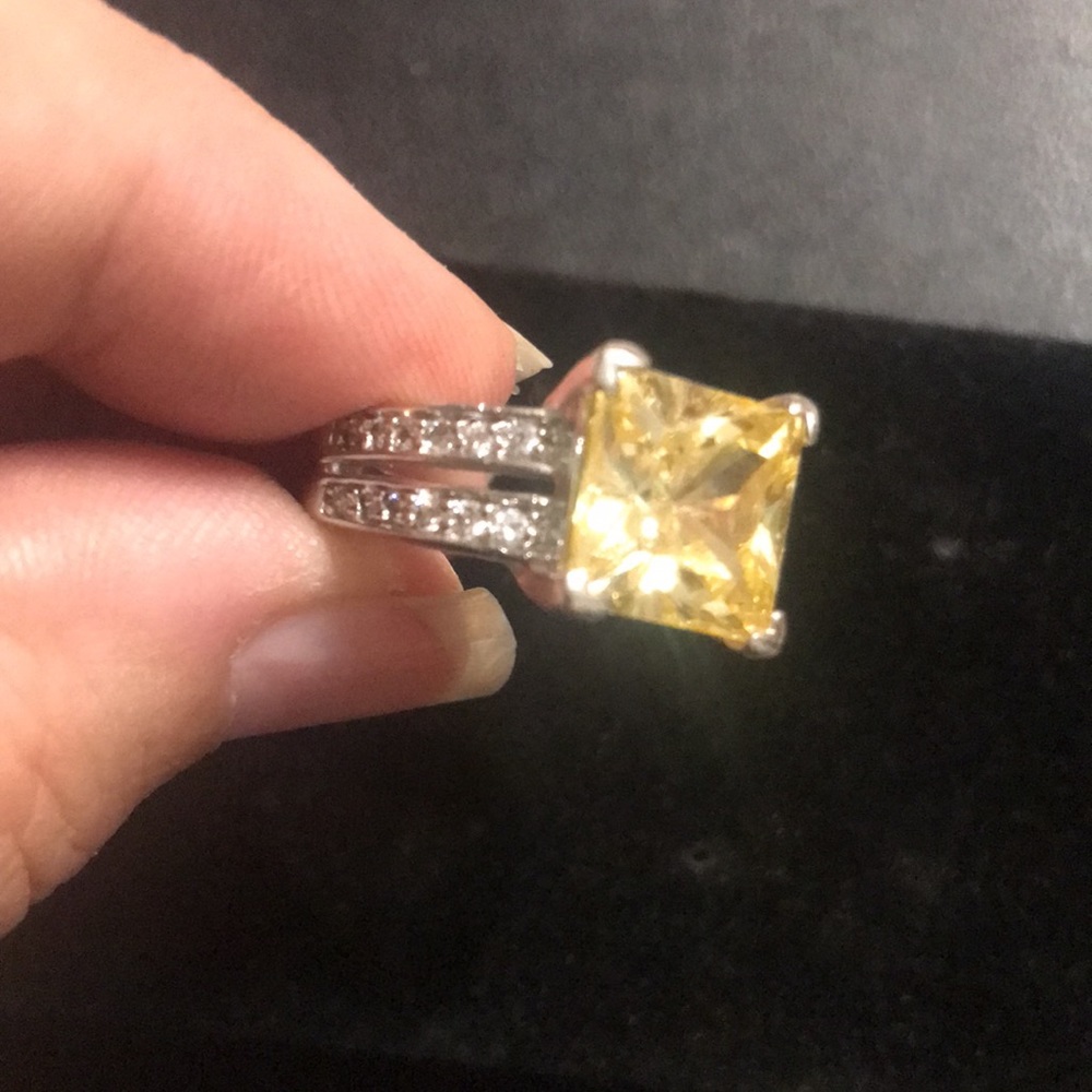 7.5k Canary Princess cut  and CZ set in  18K GERSO RING